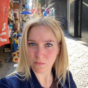 Annamaria, Babysitter a Melito di Napoli
