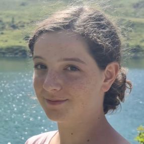 Laura Maria, Babysitter a Celle ligure