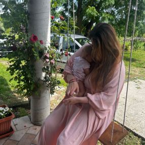 Alessandra Amirah, Famiglia a Pordenone