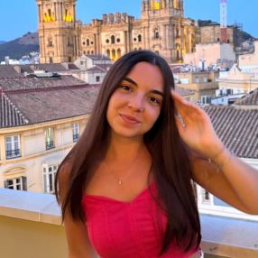 Nicole, Babysitter a Castagnole