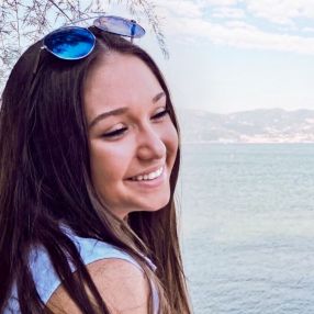 Alexandra, Babysitter in Correggio