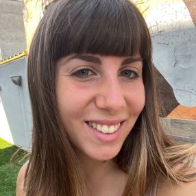 Nicole, Babysitter a Misinto