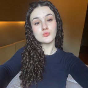 Virginia, Babysitter in Volano