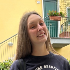 Chiara, Babysitter a San Pietro