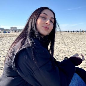 Alessia, Babysitter a San Possidonio