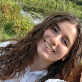 Perla Simona, Babysitter a Villabate