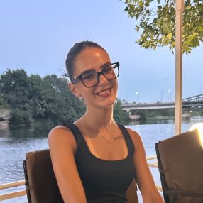 Rossella, Babysitter in Santena