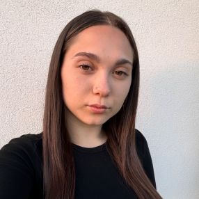 Gloria, Babysitter a Caramanico Terme