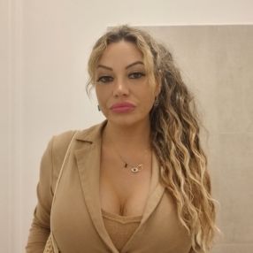 Ionascu, Babysitter a Passatempo