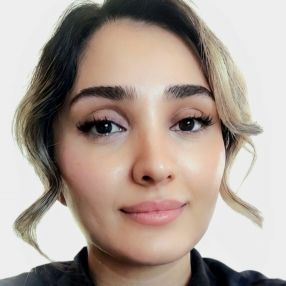 Narges, Babysitter a Vercelli
