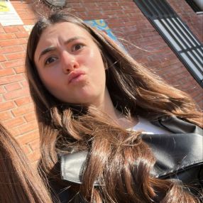 Giulia, Babysitter a Vaiano