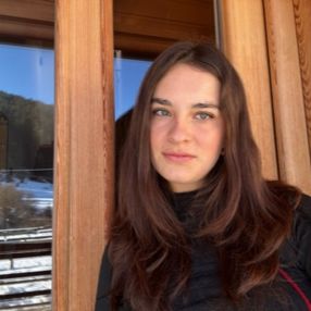 Beatrice, Babysitter a Nove