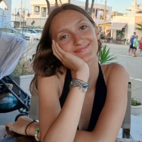 Emma, Babysitter a Caserana