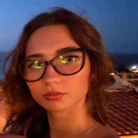 Lucrezia, Babysitter a Calci