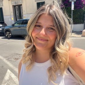 Lari, Babysitter a Viareggio