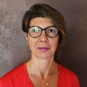 Carmen, Babysitter in Margine Coperta-traversagna