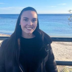 Lucrezia, Babysitter a Qualiano