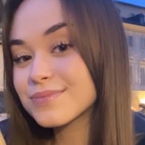 Alexandra, Babysitter a Sant'Antonino di Susa