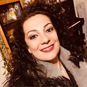 Gina, Famiglia a Roma