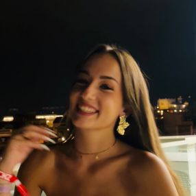 Enza, Babysitter a Ravanusa