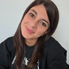 Giulia, Babysitter a Asti