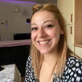 Agata, Babysitter a Postioma