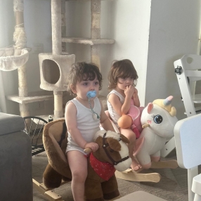 Maura, Famiglia a Roma