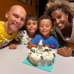 Amina, Famiglia a Bologna