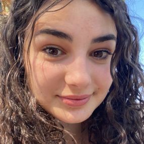 Lucia, Babysitter a Manziana
