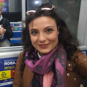 Emanuela, Babysitter a Catanzaro