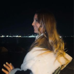 Melania, Babysitter in Messina
