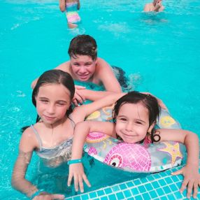 Manlio, Famiglia a Pordenone