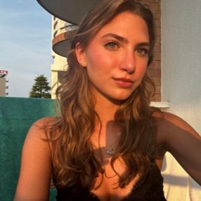 Elisa, Babysitter a Pognano