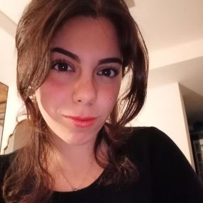 Sharon, Babysitter a Provincia del Sulcis Iglesiente