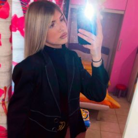 Giulia, Babysitter a Acquaviva delle Fonti