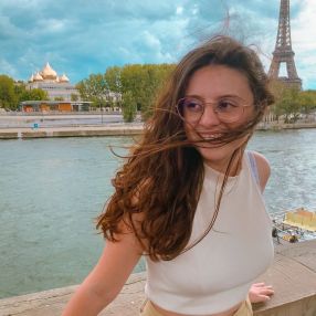 Sofia, Babysitter a Paesana