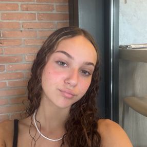 Melissa, Babysitter a Usmate-velate