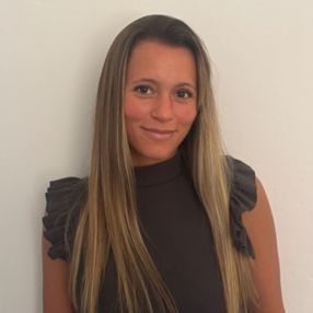 Macarena, Babysitter a Ronco Scrivia