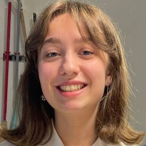 Ginevra, Babysitter a Vigliano Biellese