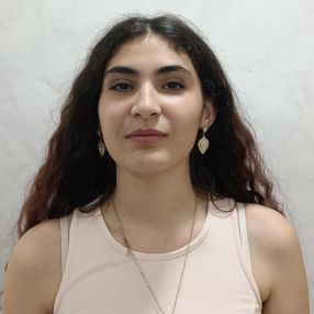 Assia, Babysitter a Campo Jemini