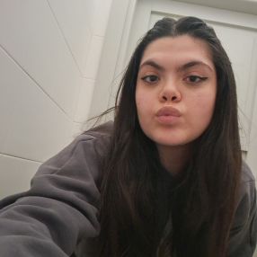 Eleonora, Babysitter a Uri