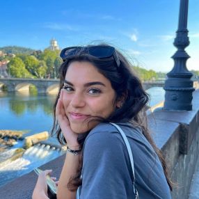Francesca, Babysitter a Beinasco