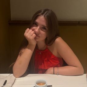 Carolina, Babysitter a Trinità