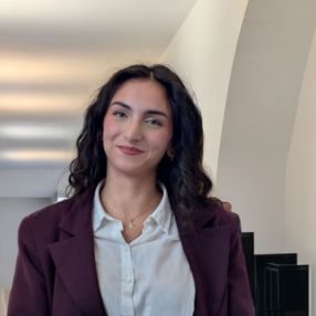Sabrina, Babysitter a Maugeri