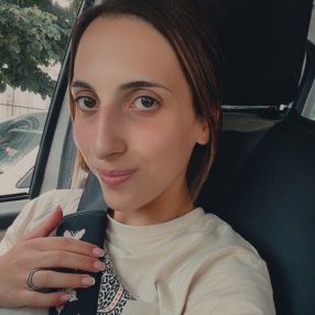 Angelica, Babysitter in Acri