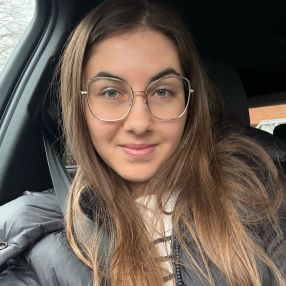Alexia Elena, Babysitter a Chiarano