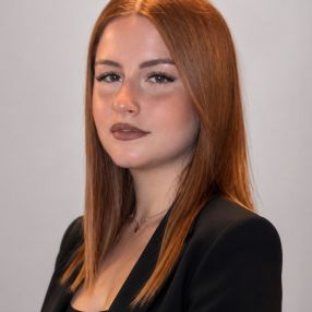 Chiara, Babysitter a Bareggio