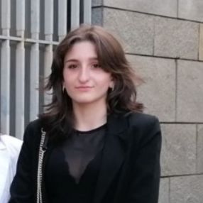 Andreea, Babysitter a Vespolate