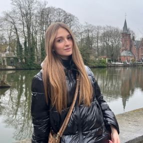 Carlotta, Babysitter a Trepuzzi