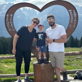 Elisa, Famiglia a Novara